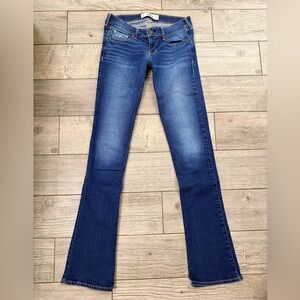 Hollister Low Rise Boot Cut Jeans • Size 3L